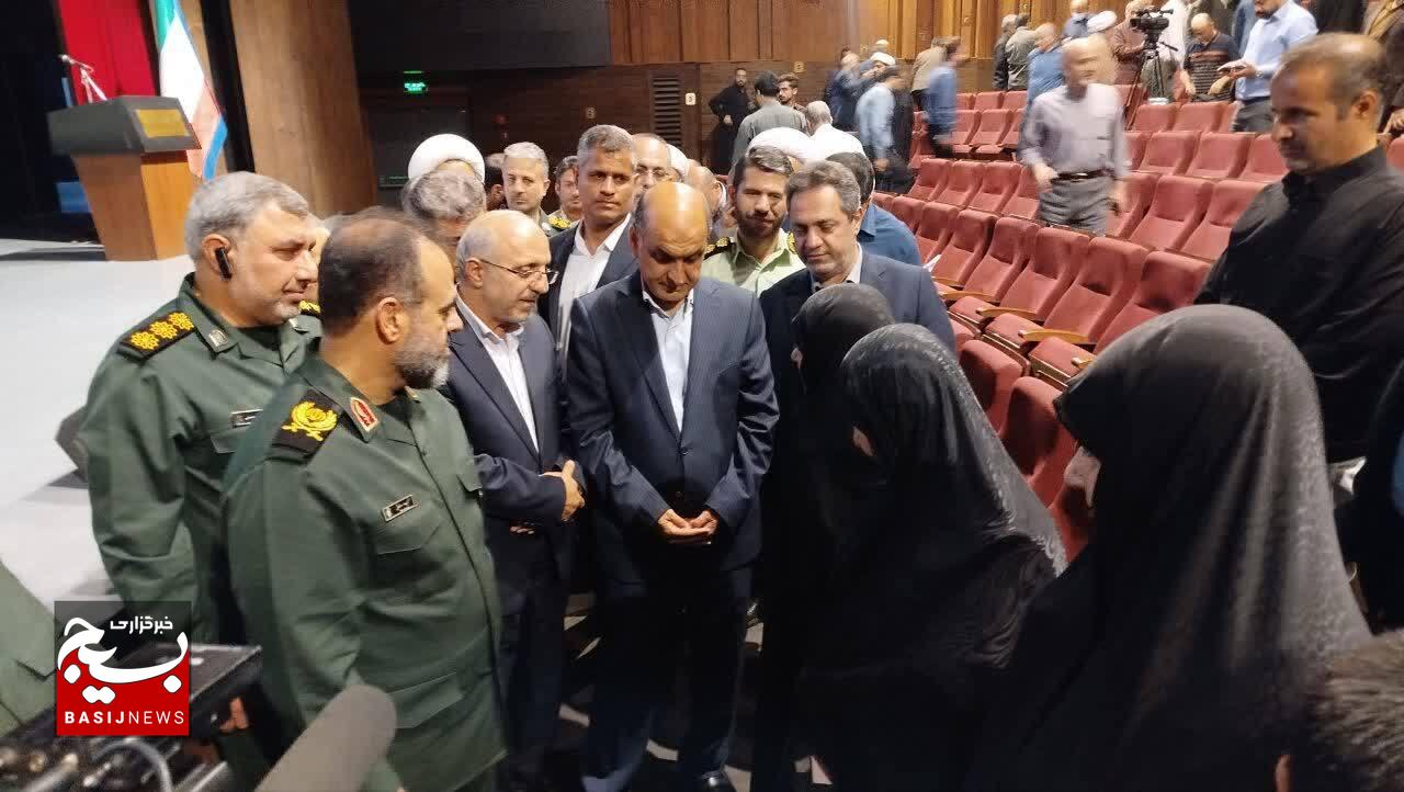 خدمت بی‌منت شهیدان، الگویی برای مدیران امروز است 