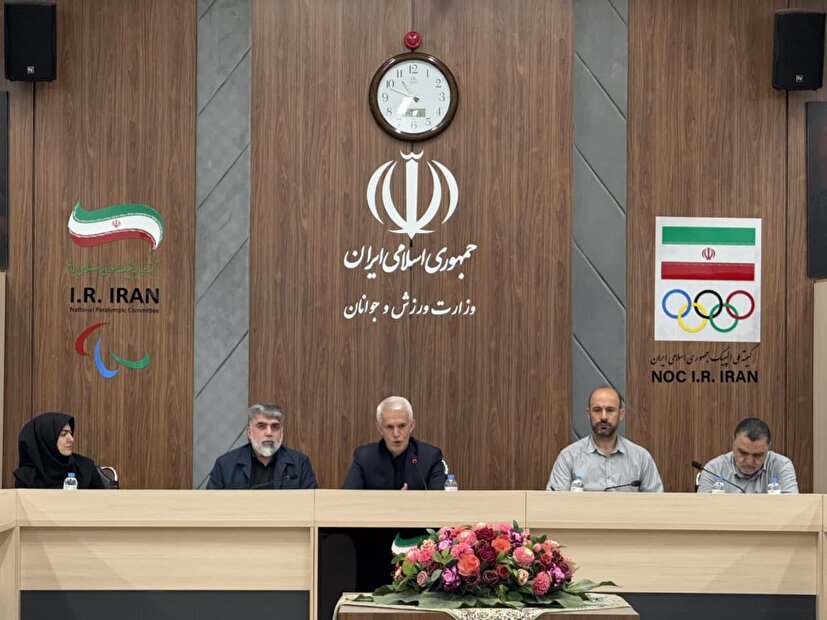 نشست صمیمانه میرجلیلی و اسبقیان با مسئولان کانون های بسیج ورزشکاران فدراسیون ها + تصاویر