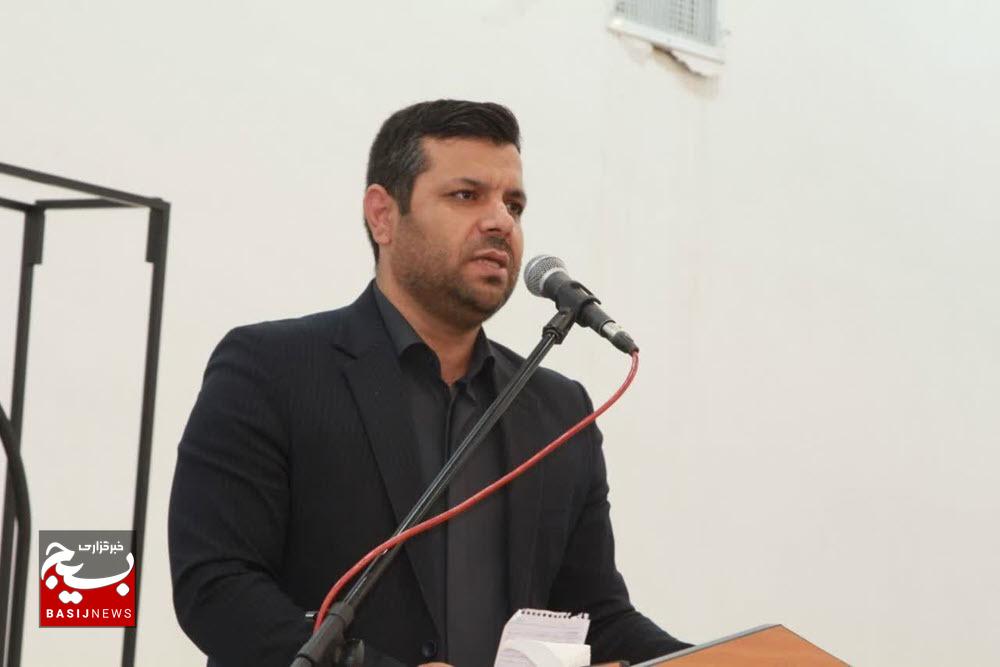 شهرداران و دهیاران، خط مقدم خدمت‌رسانی به مردم هستند