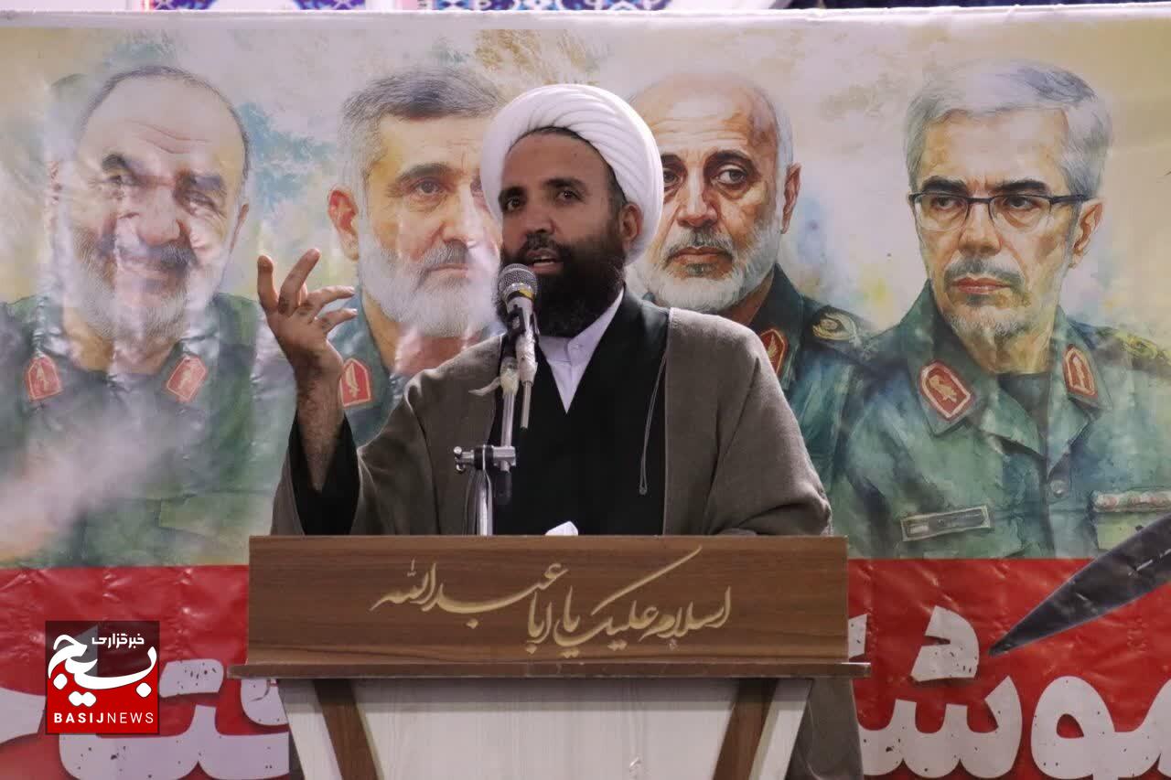 ایران اسلامی پرچمدار مبارزه با کفر در عصر غیبت است/ عملیات مقتدرانه ایران اسلامی پرچمدار مبارزه با کفر در عصر غیبت است/ عملیات مقتدرانه