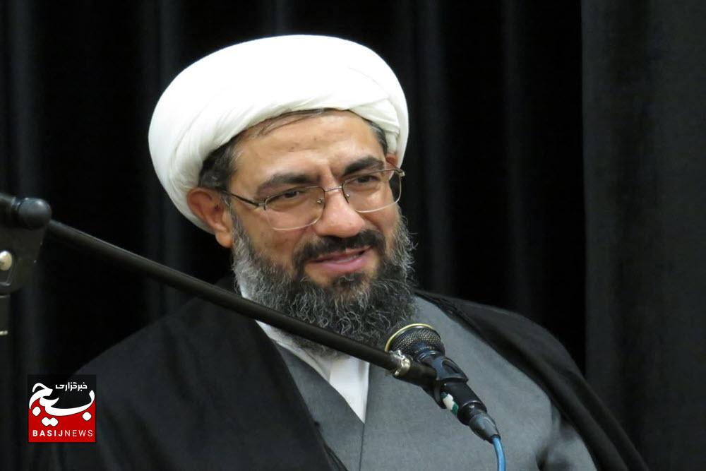 خبرنگاران در خط مقدم جهاد تبیین هستند