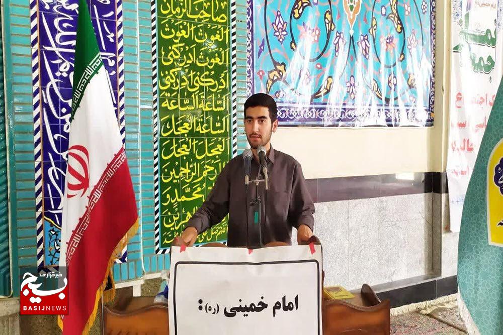 خبرنگاران متعهد، همچون چراغهایی راه را برای جامعه روشن میکنند