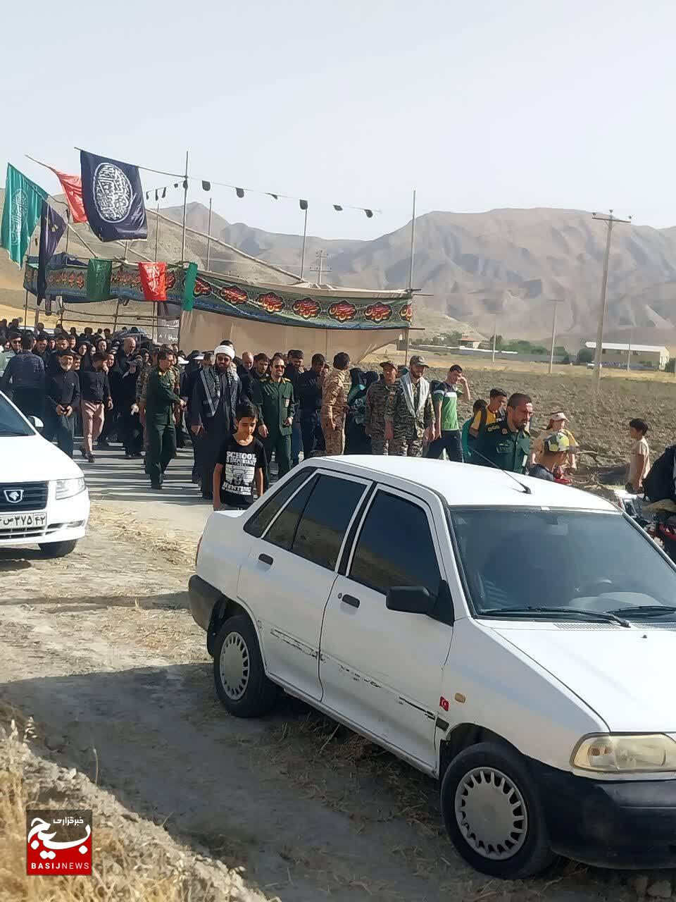 پای دل تا کربلا؛ پیاده روی جاماندگان اربعین در کلات، روایتی از عشق و وفا پای دل تا کربلا؛ پیاده روی جاماندگان اربعین در کلات، روایتی از عشق و وفا
