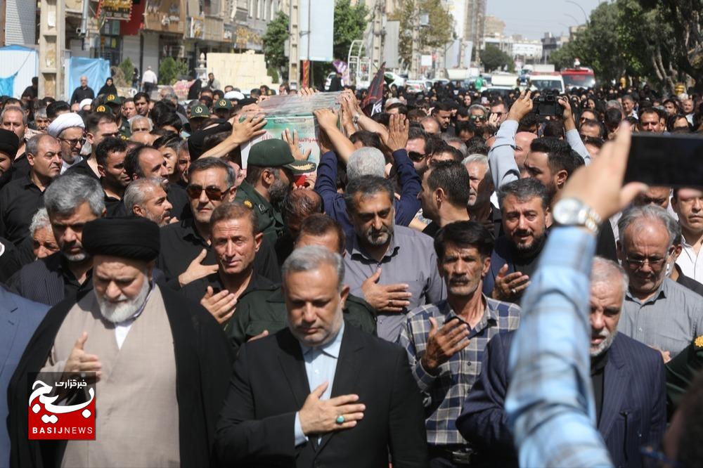 مراسم تشییع شهید اقتدار بسیج «اسماعیل پاشایی» از شهدای جنگ تحمیلی ۱۲ روزه