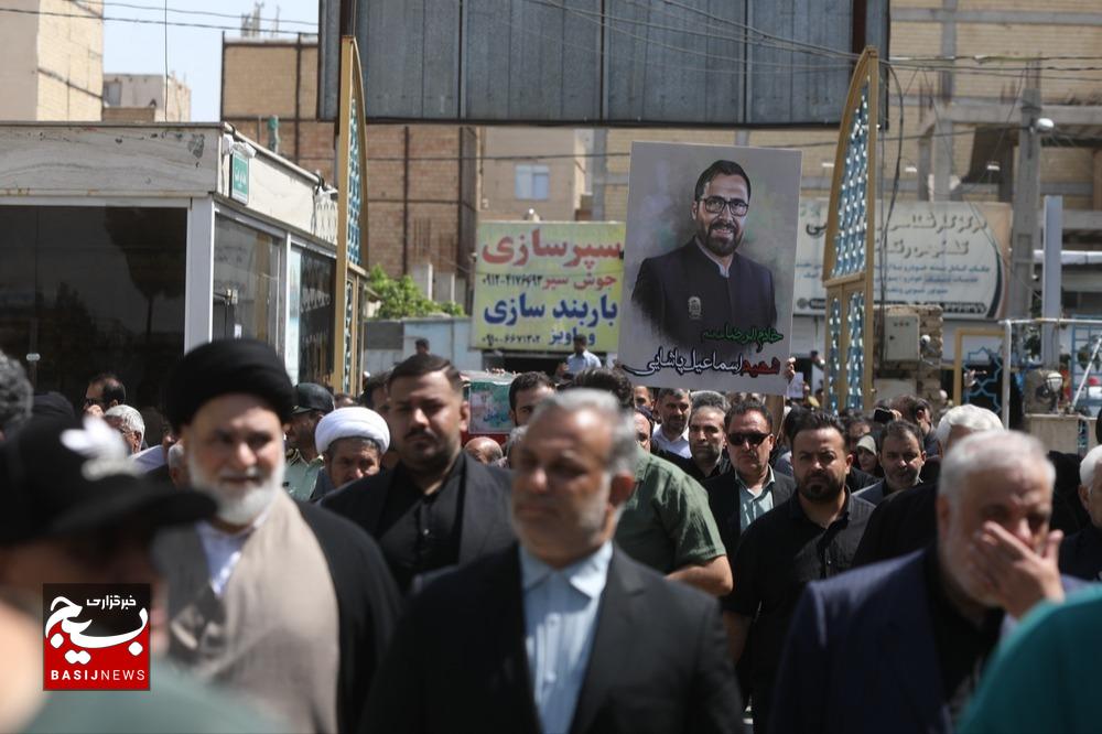 مراسم تشییع شهید اقتدار بسیج «اسماعیل پاشایی» از شهدای جنگ تحمیلی ۱۲ روزه