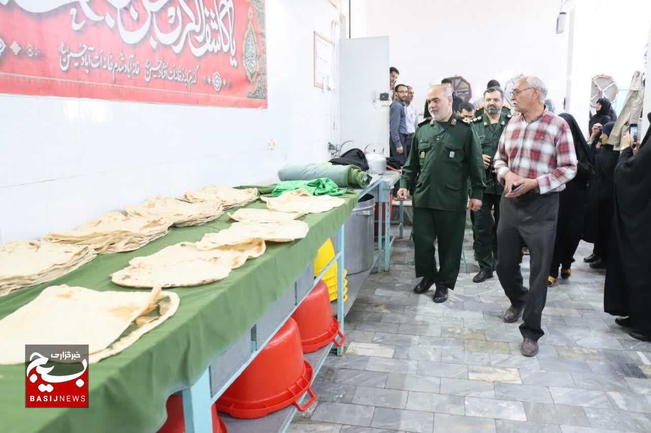 بسیج بدنبال بسیج کنندگی و استفاده از ظرفیتها و امکانات مردمی بهنفع مردم هر محله است بسیج بدنبال بسیج کنندگی و استفاده از ظرفیتها و امکانات مردمی بهنفع مردم هر محله است