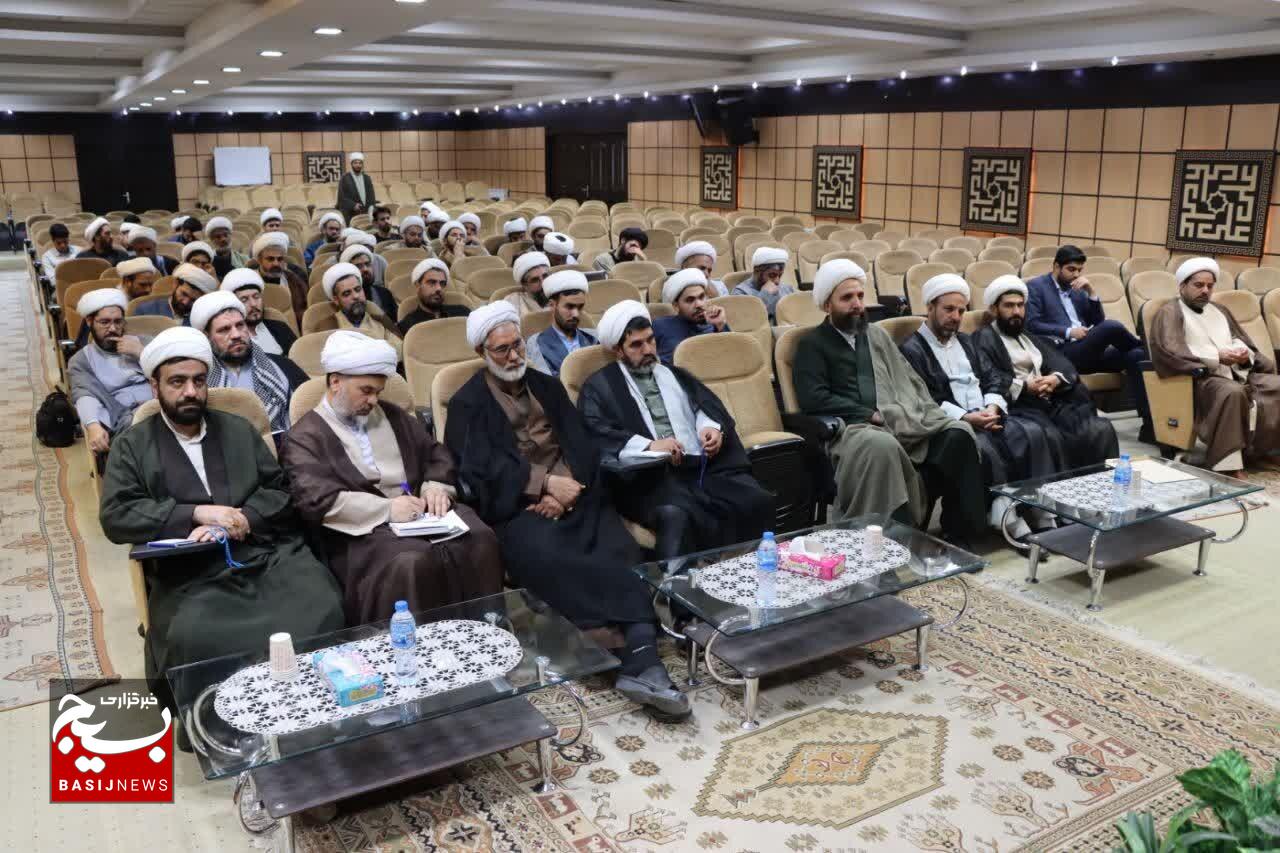 مؤلفههای قدرت نظام اسلامی، دشمن را وادار به عقبنشینی کرد/ رهبری، مردم و نیروهای مسلح، سه مولفه اصلی قدرت در ایران هستند مؤلفههای قدرت نظام اسلامی، دشمن را وادار به عقبنشینی کرد/ رهبری، مردم و نیروهای مسلح، سه مولفه اصلی قدرت در ایران هستند