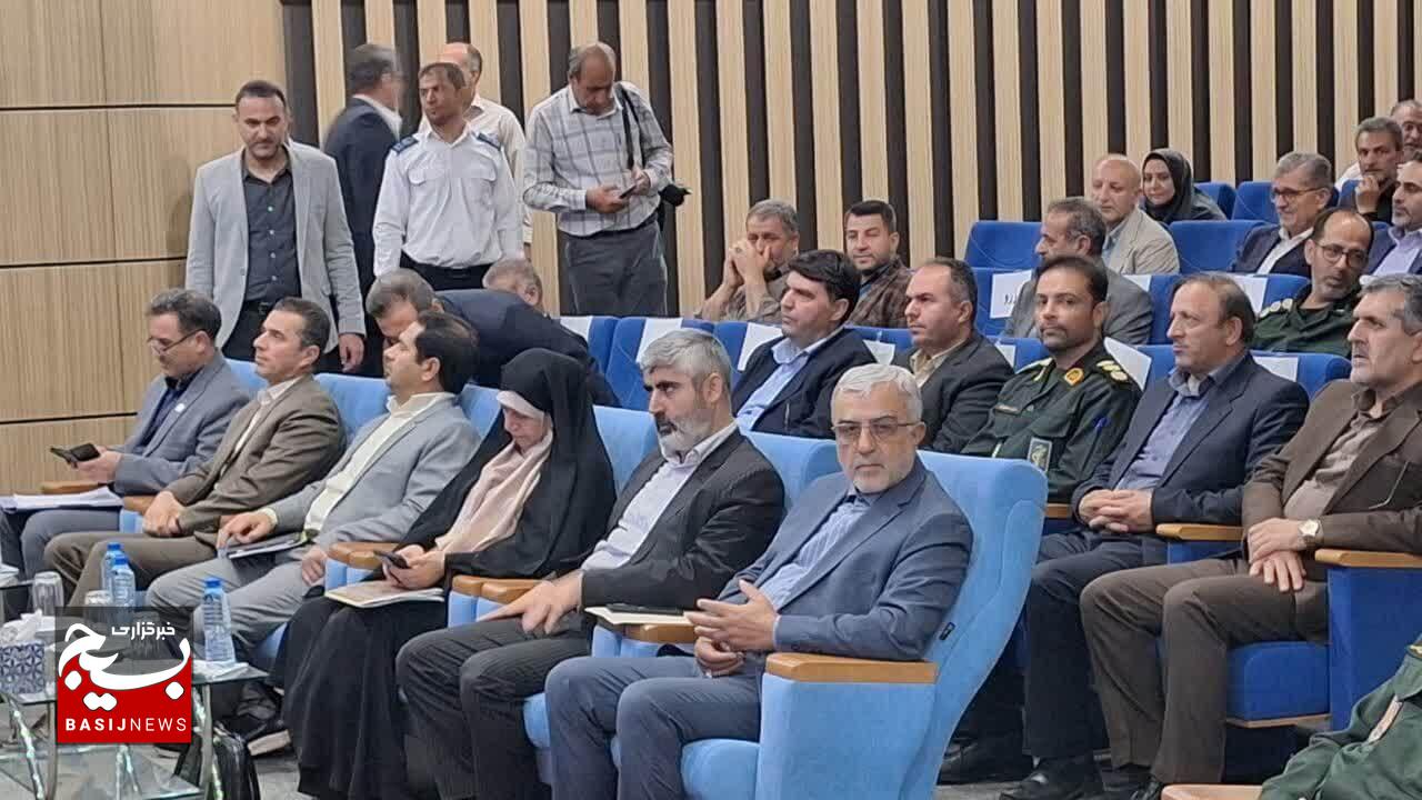 ایجاد بازار برق سبز و توسعه انرژی‌های تجدیدپذیر از سیاست‌های محوری وزارت نیرو است/قانون برخورد با مشترکین پرمصرف قاطعانه اجرا می‌شود