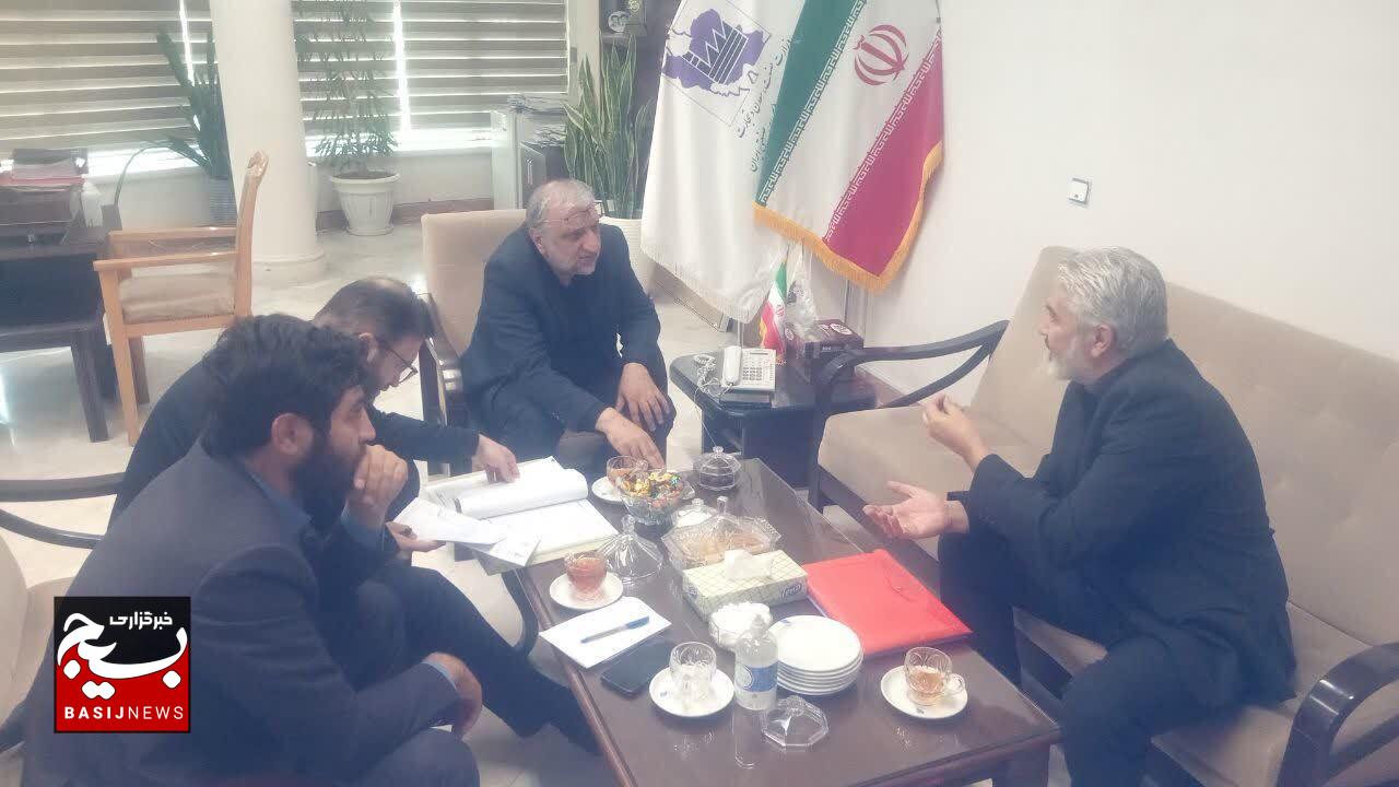میز خدمت جهادی بمناسبت هفته حمایت از صنایع کوچک برگزار شد