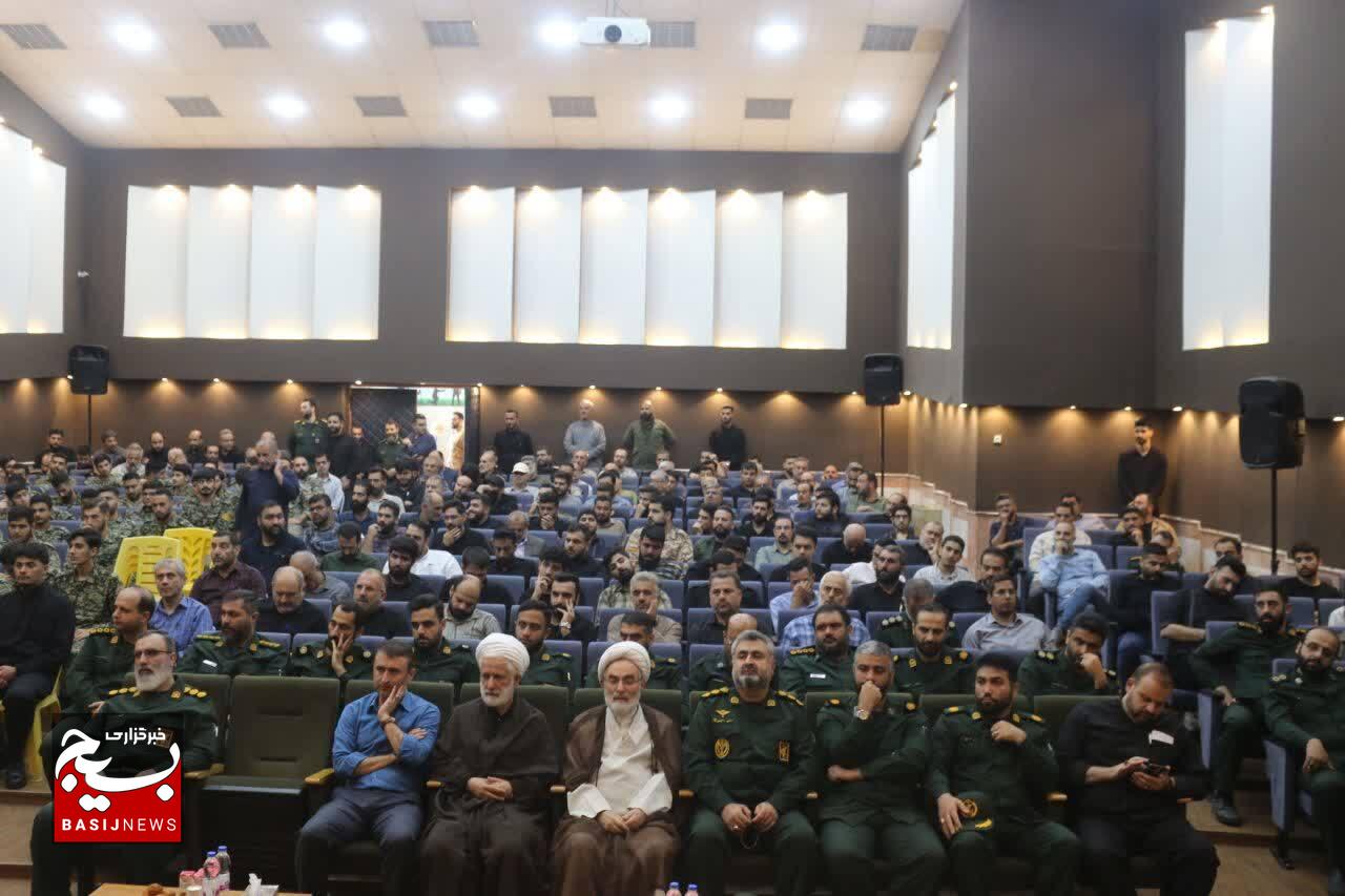 بصیرت مردم، دشمن را دچار خطای محاسباتی کرده است 