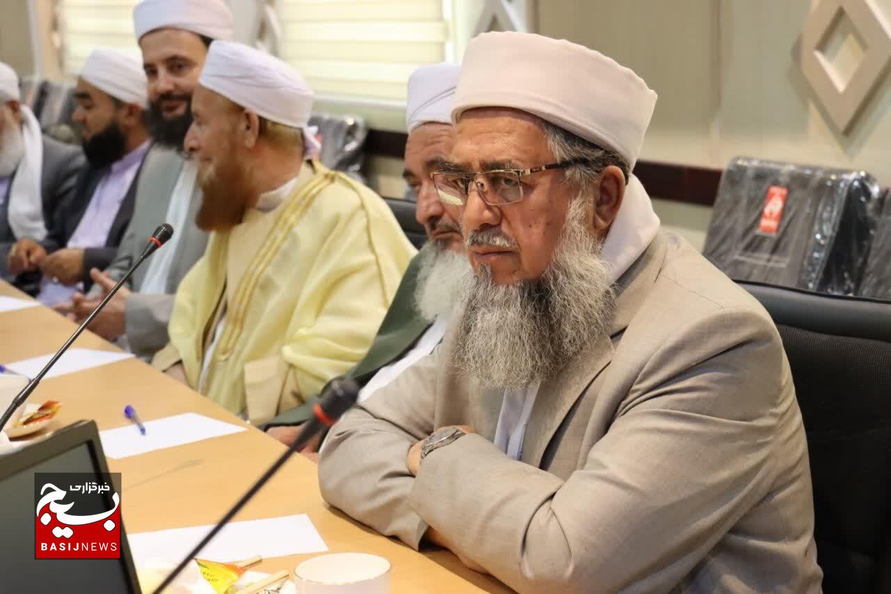 حفظ وحدت و یکپارچگی آحاد ملت ایران، راهکار مقابله با توطئه‌های تجزیه‌طلبانه آمریکا و اسرائیل است