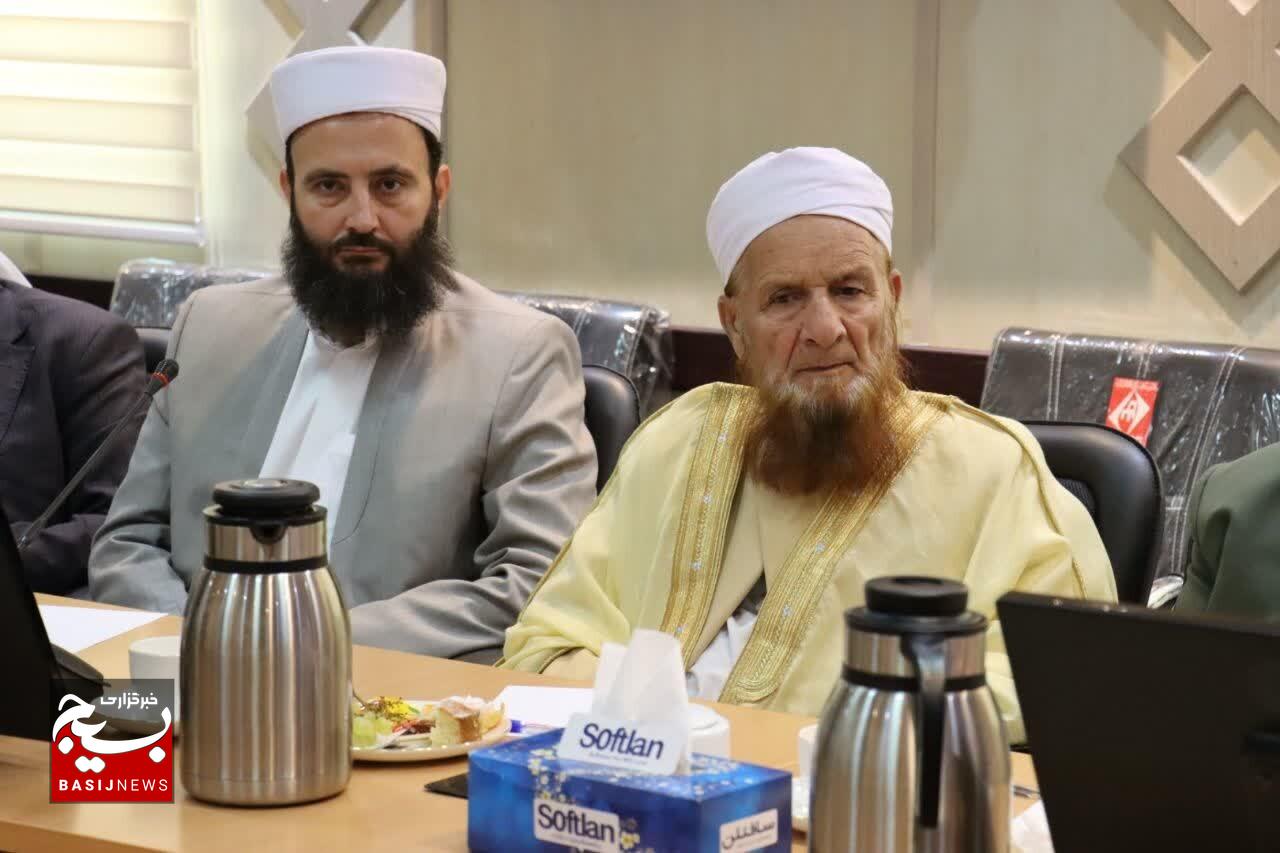 حفظ وحدت و یکپارچگی آحاد ملت ایران، راهکار مقابله با توطئه‌های تجزیه‌طلبانه آمریکا و اسرائیل است