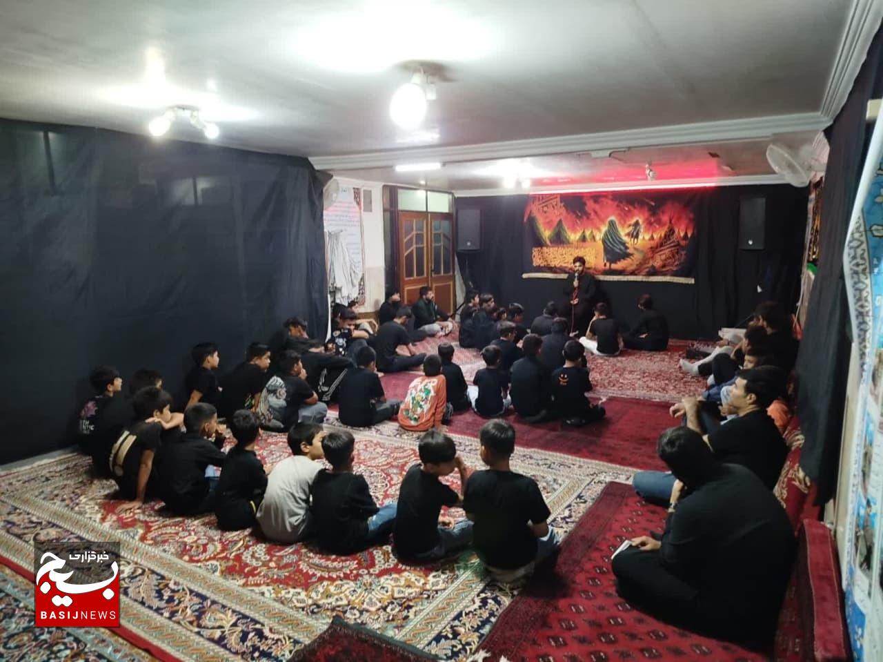 افتخار میزبانی هیئت جوانان حضرت علی اکبر (ع)روستای کاریزنو بخش نصرآباد از مراسم عزاداری شهادت حضرت رقیه (س) افتخار میزبانی هیئت جوانان حضرت علی اکبر (ع)روستای کاریزنو بخش نصرآباد از مراسم عزاداری شهادت حضرت رقیه (س)