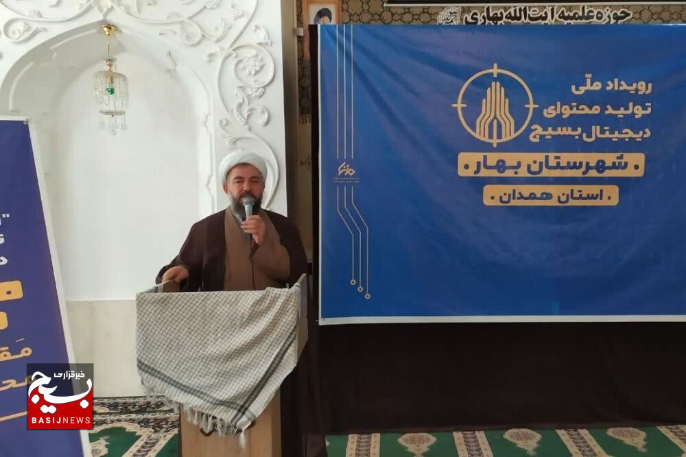 امروز مکمل مبارزه ما با دشمن، جنگ رسانه‌ای است