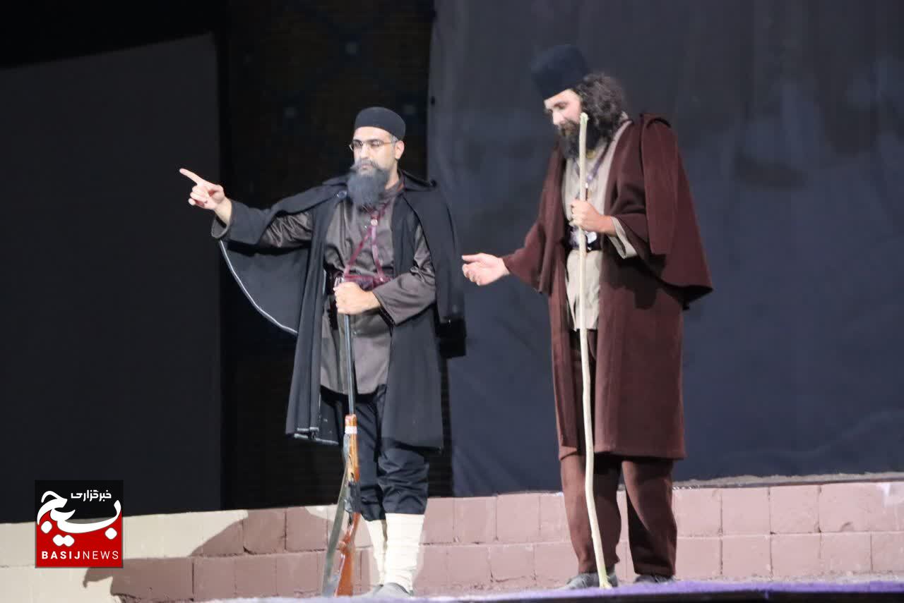 گزارش تصویری از نمایش تبار باران
