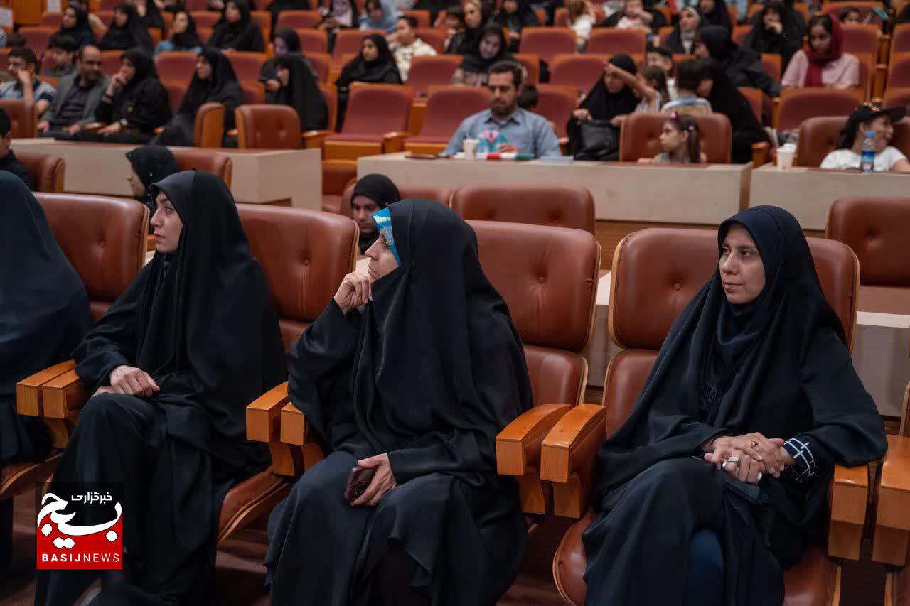 “ایران بانو ۲: حماسه‌ای از امید و تاب‌آوری در دل خانواده صنعت نفت؛ روایتی از فرمانده حوزه بسیج شرکت ملی نفت ایران از همبستگی ملی و شکوفایی نسل نو”