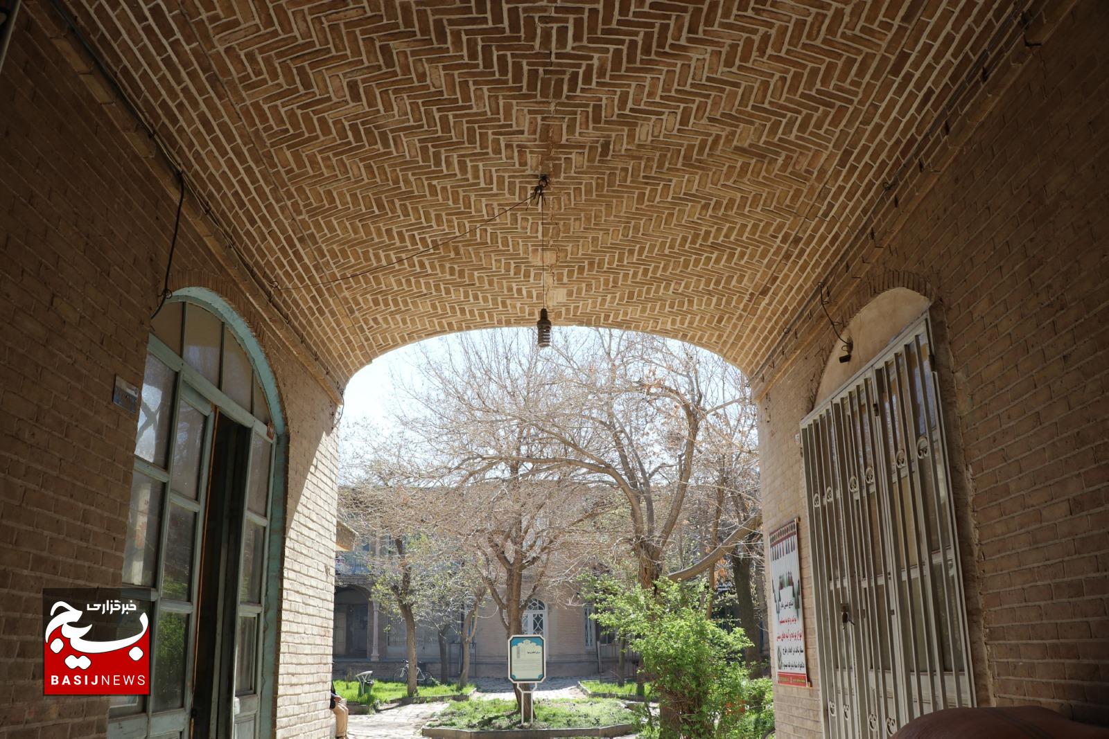آغاز عملیات مرمت سرای کتاب فروشهای بازار تاریخی اراک آغاز عملیات مرمت سرای کتاب فروشهای بازار تاریخی اراک