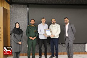 “قدردانی از پاسداران امنیت انرژی کشور: تقدیر از مدیرعامل پالایشگاه اصفهان و فرمانده پایگاه بسیج شهید مصطفی خمینی”