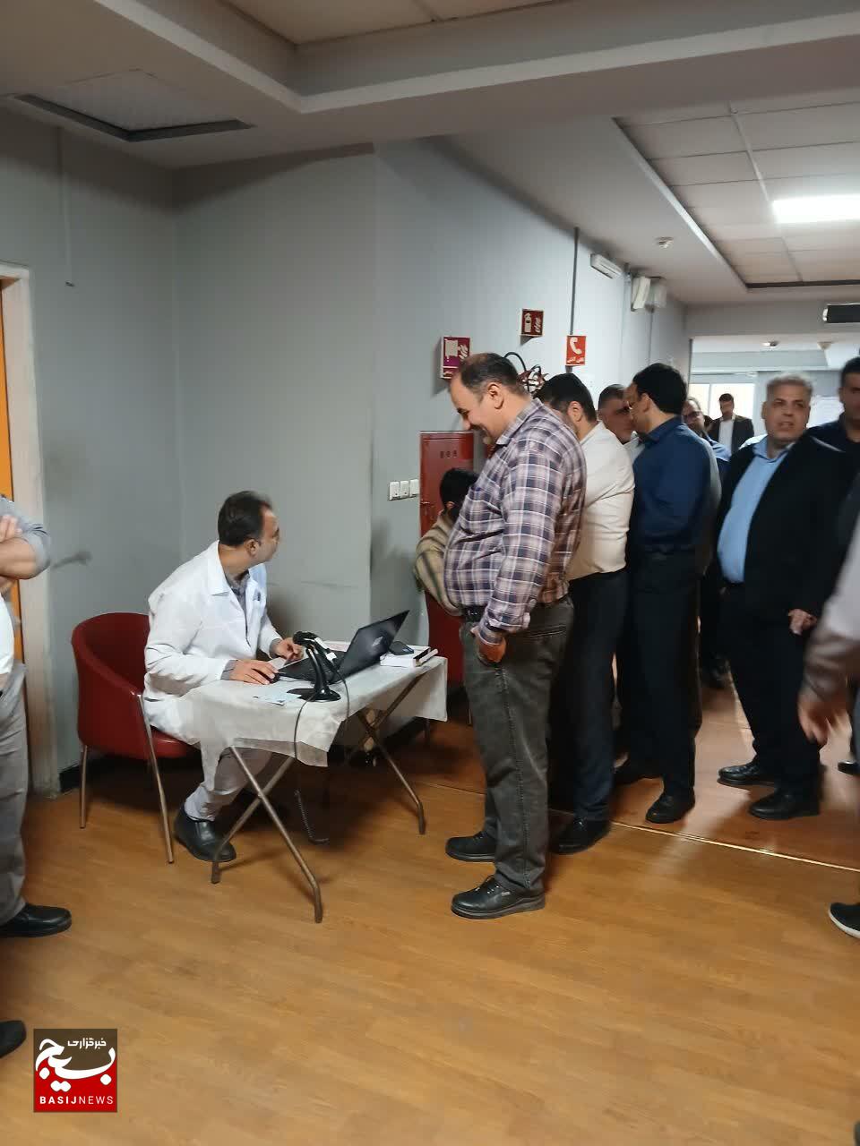 “وحدت در رگها؛ کارکنان وزارت نفت با اهدای خون، پیوند همدلی را در هفته وحدت تجدید کردند” “وحدت در رگها؛ کارکنان وزارت نفت با اهدای خون، پیوند همدلی را در هفته وحدت تجدید کردند”