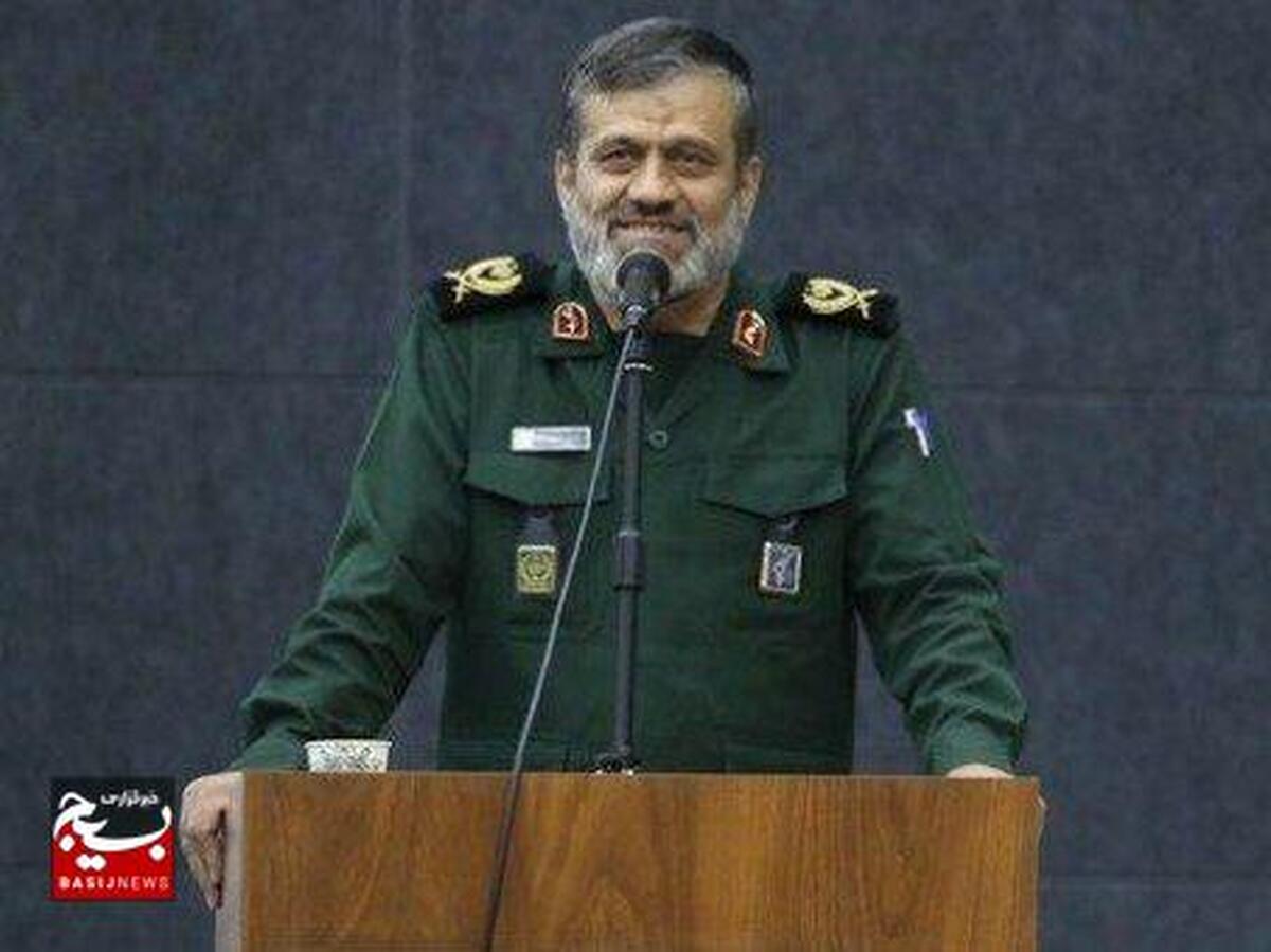  ایزوگام ۳۰۰ واحد مسکونی ولی نعمتان/سپاه و بسیج در خدمت به مردم خستگی‌ناپذیر هستند