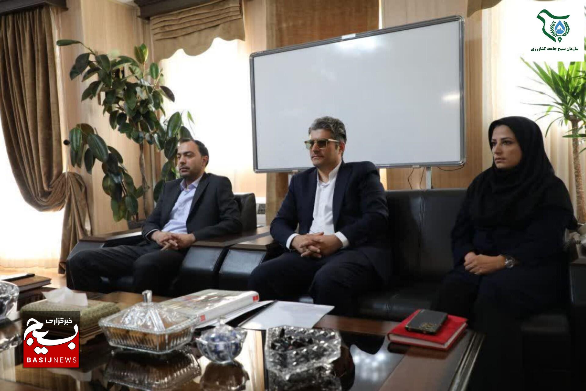 دیداری صمیمانه با دکتر اصغر حسن‌زاده رئیس سازمان بسیج جامعه کشاورزی با پرویز جعفری مدیرعامل و عضو هیأت‌ مدیره شرکت پشتیبانی امور دام کشور