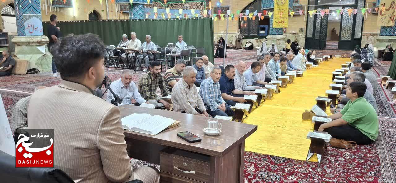 برگزاری محفل پرشور قرآن کریم با حضور قاریان برتر در مسجد جامع شهر محمدیه برگزاری محفل پرشور قرآن کریم با حضور قاریان برتر در مسجد جامع شهر محمدیه