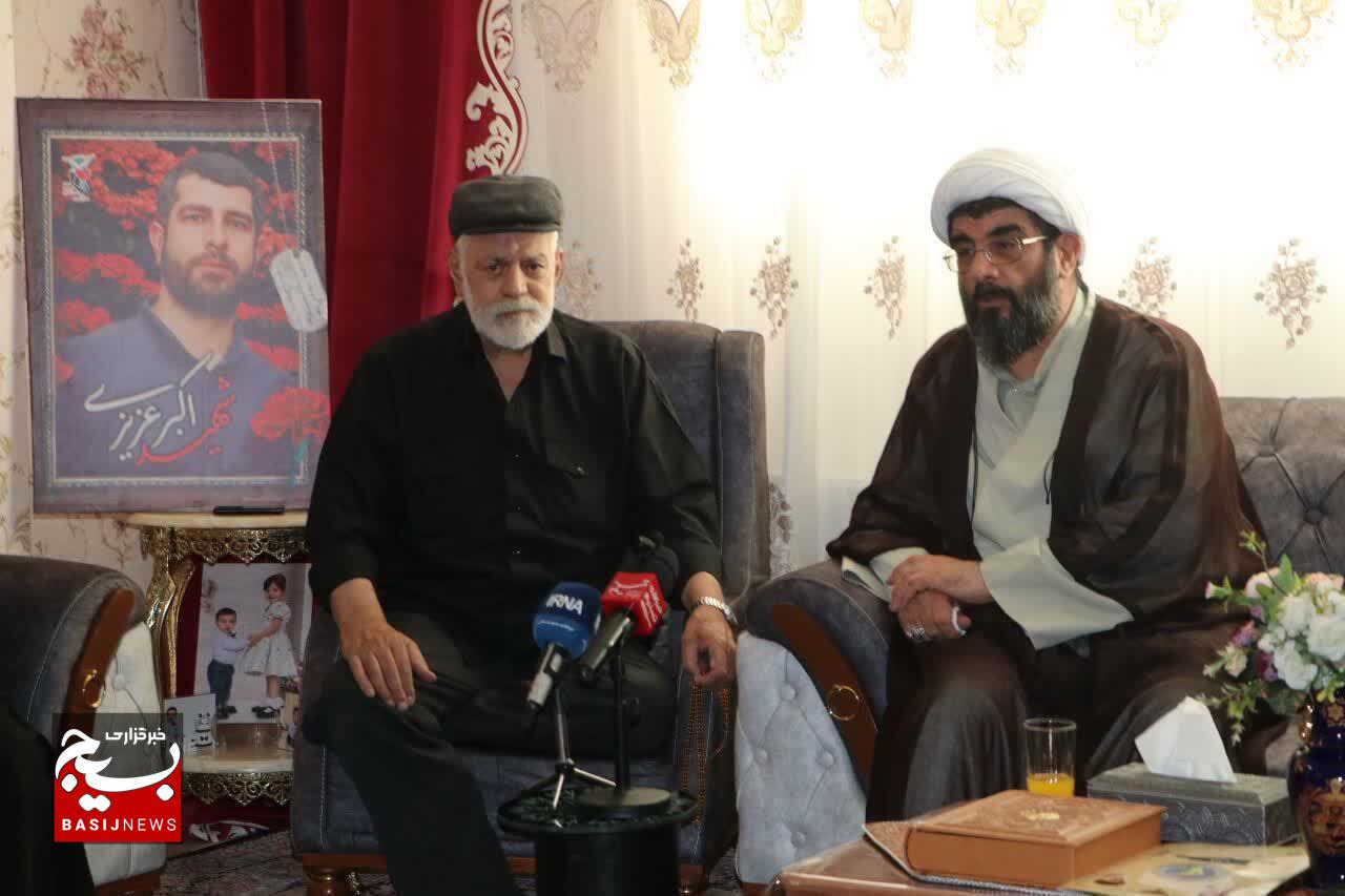 روایتی از شهید اکبر عزیزی؛ یوسف مادر و اسطوره ایمان و ایثار روایتی از شهید اکبر عزیزی؛ یوسف مادر و اسطوره ایمان و ایثار