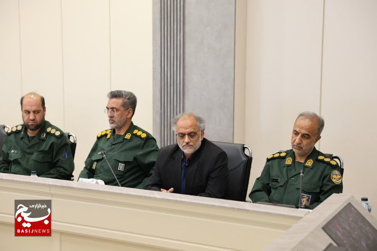 برنامه‌های هفته دفاع مقدس با محوریت مردم برگزار شود