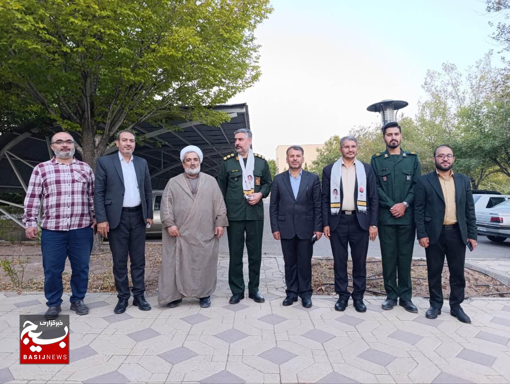فرماندهان بسیج دانش آموزی سفیران انقلاب اسلامی در مدارس هستند