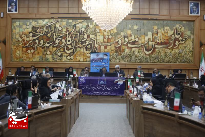 آغاز سال تحصیلی در فارس با ۹۴۰ هزار دانش‌آموز و ۳۰۰ هزار نوآموز در استان فارس، سال تحصیلی خود را در ۷۶۰۹ مدرسه و یک هزار کودکستان