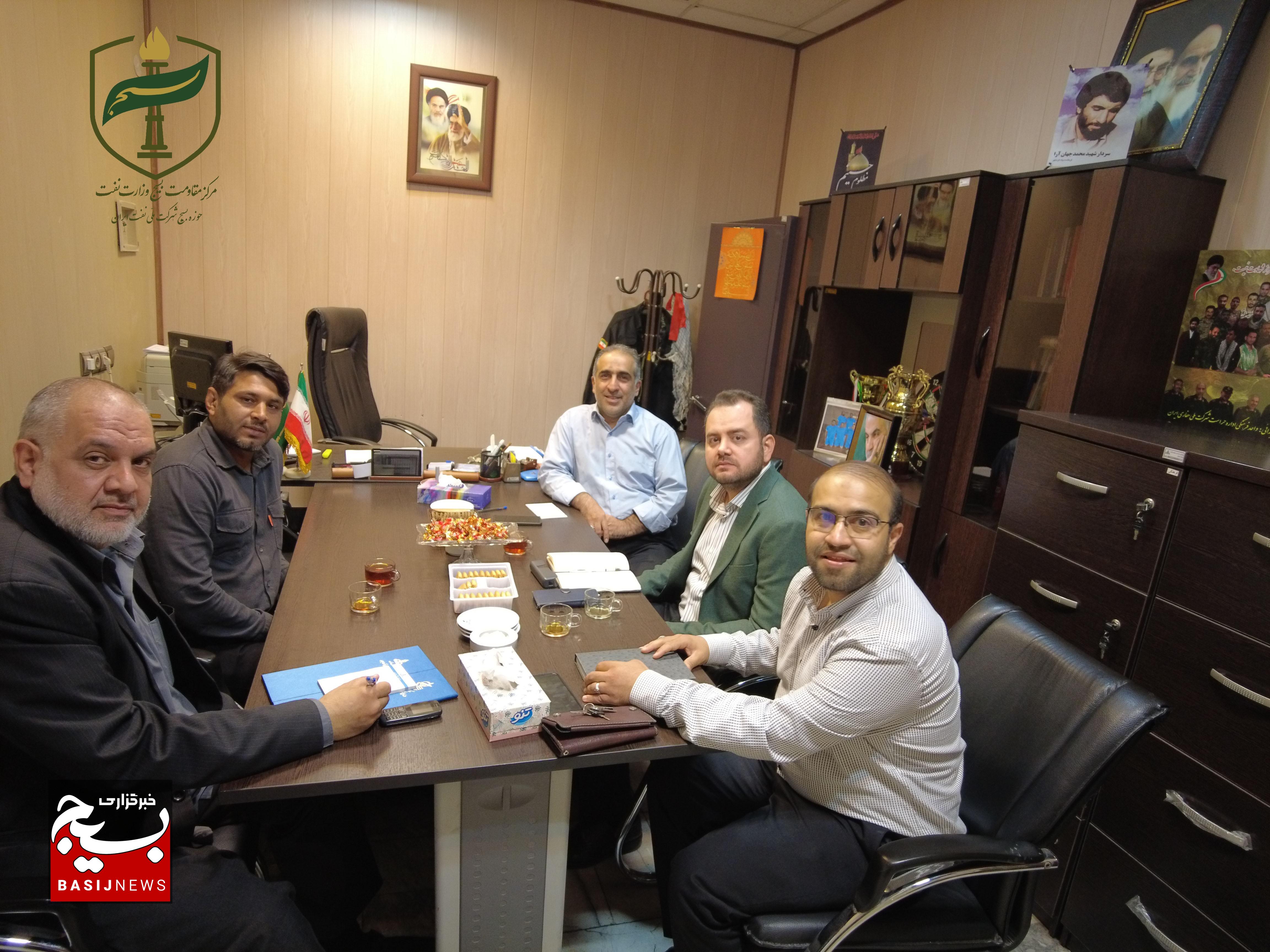 دیدار مهم در پایگاه بسیج جهان آرا: تقدیر از عملکرد در “جنگ 12 روزه” و برنامهریزی برای آینده دیدار مهم در پایگاه بسیج جهان آرا: تقدیر از عملکرد در “جنگ 12 روزه” و برنامهریزی برای آینده
