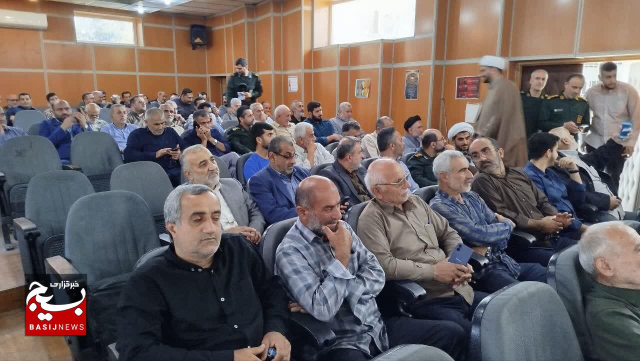 ملت با پشتوانه ولایت و آگاهی،از انزوای تحمیلی به جایگاه اقتدار و استقلال رسیده است 