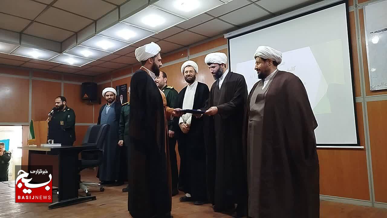 ملت با پشتوانه ولایت و آگاهی،از انزوای تحمیلی به جایگاه اقتدار و استقلال رسیده است 