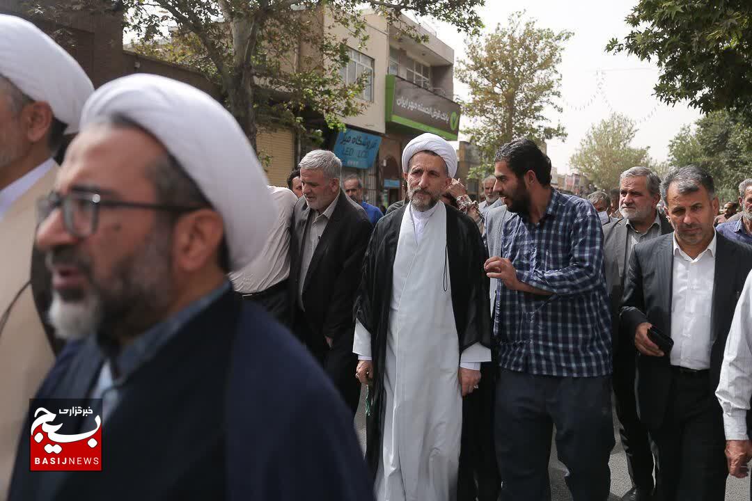 نمازگزاران جمعه، خشم خود را از جنایات صهیونیستها فریاد زدند نمازگزاران جمعه، خشم خود را از جنایات صهیونیستها فریاد زدند