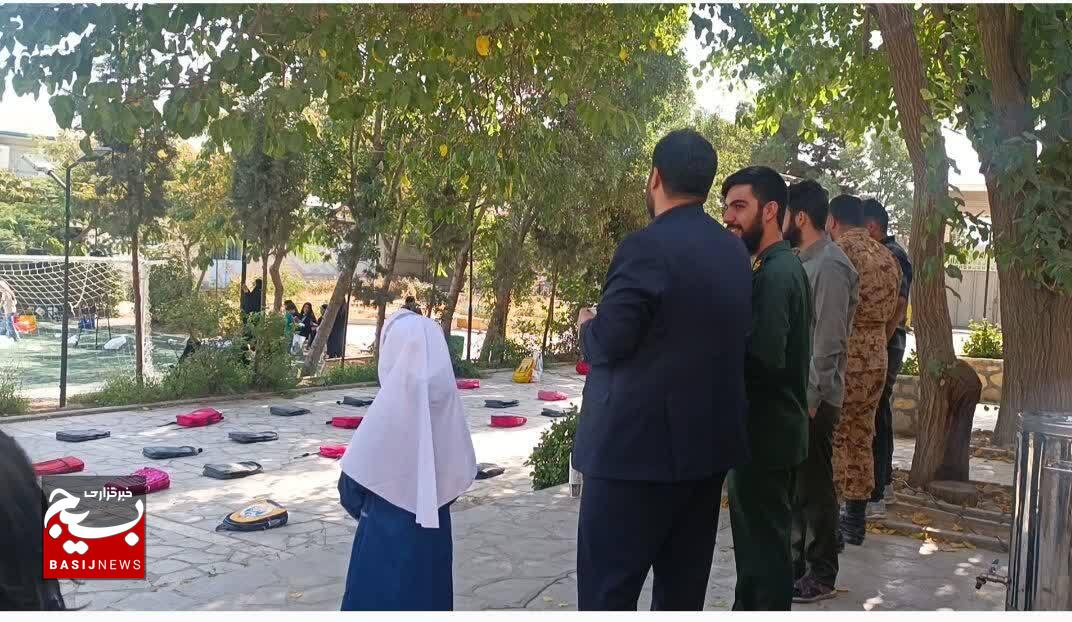 پویش «همکلاسی مهربان» در مشهد؛۱۱۰ بسته لوازمالتحریر به دانشآموزان بیسرپرست رسید پویش «همکلاسی مهربان» در مشهد؛۱۱۰ بسته لوازمالتحریر به دانشآموزان بیسرپرست رسید