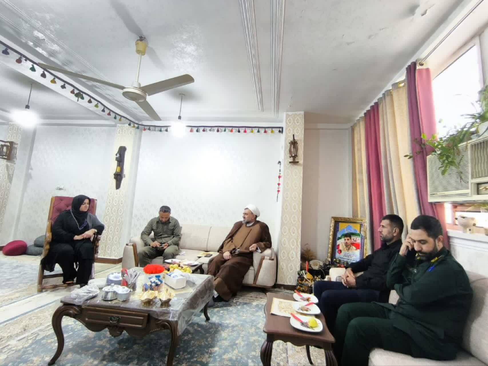 خانواده شهدا با گذشتن از جان فرزندانشان ایثار کردند