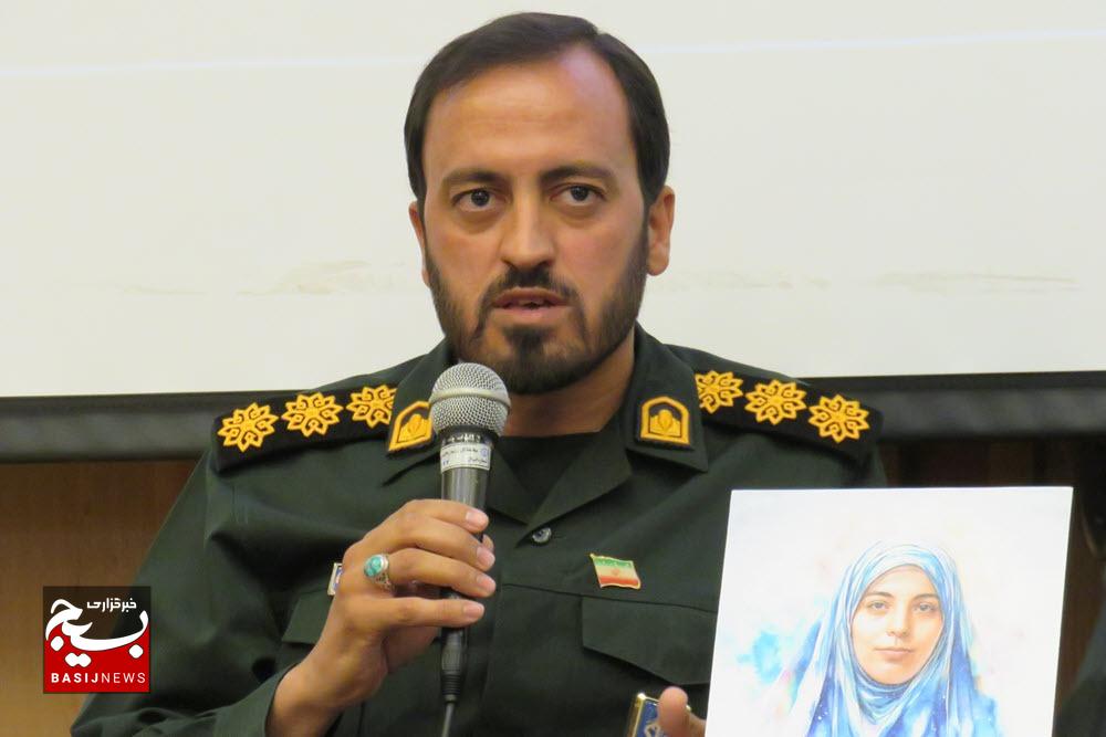 رونمایی ۱۰ عنوان کتاب و آزادسازی ۴۵ زندانی طی هفته دفاع مقدس در همدان