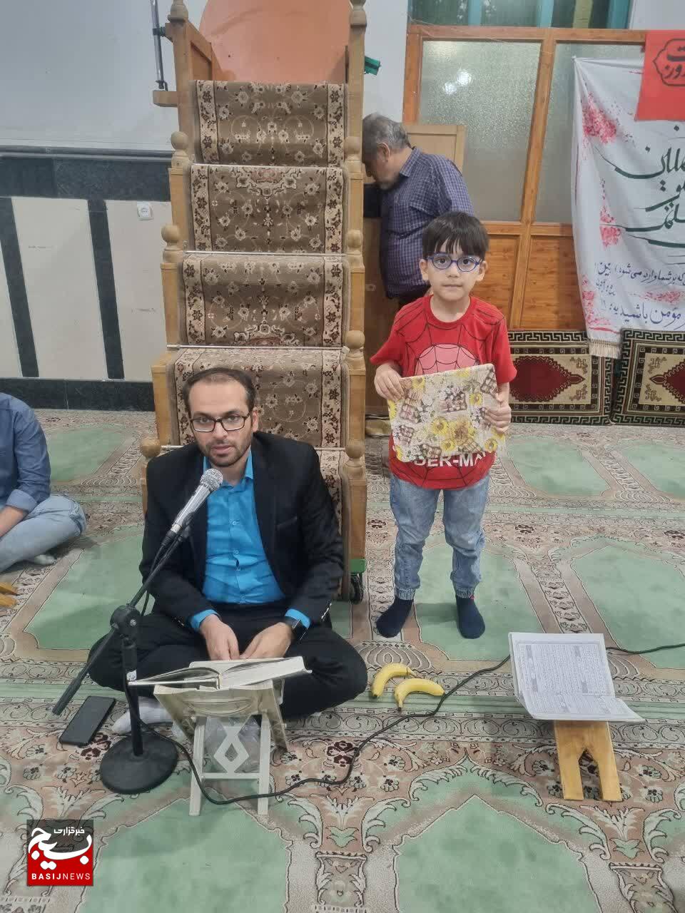 برگزاری محفل قرآنی «جوانههای صالحین» برای نونهالان در پایگاه بسیج شهید همت الوند برگزاری محفل قرآنی «جوانههای صالحین» برای نونهالان در پایگاه بسیج شهید همت الوند