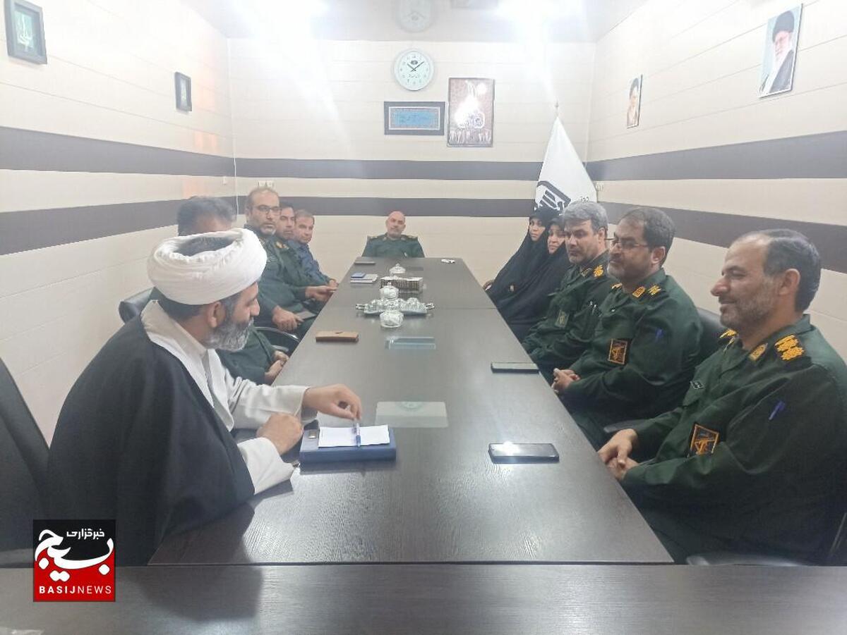 دیدار فرمانده سپاه تنگستان با امام جمعه شهر اهرم