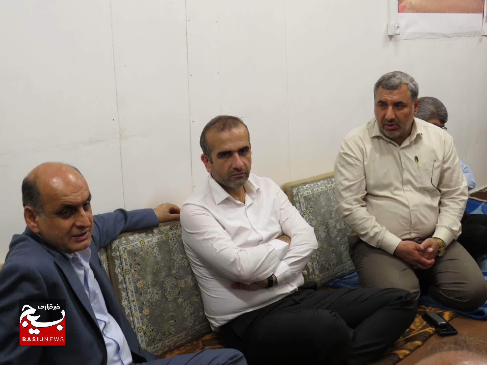 بازدید شبانه استاندار گیلان از روند آمادهسازی کنگره ۸۰۰۰ شهید استان بازدید شبانه استاندار گیلان از روند آمادهسازی کنگره ۸۰۰۰ شهید استان