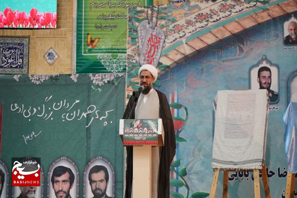 یادواره شهدا پیمانی دوباره برای ماندن در مسیر شهدا و دفاع از انقلاب اسلامی است