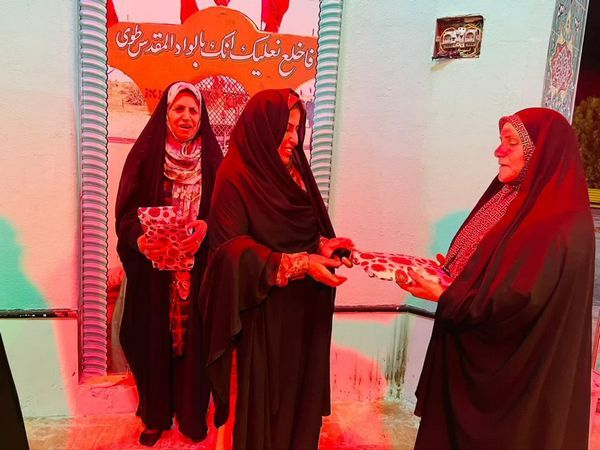 تجلیل از  خواهران مداح و ذاکرین اهل بیت در دلوار