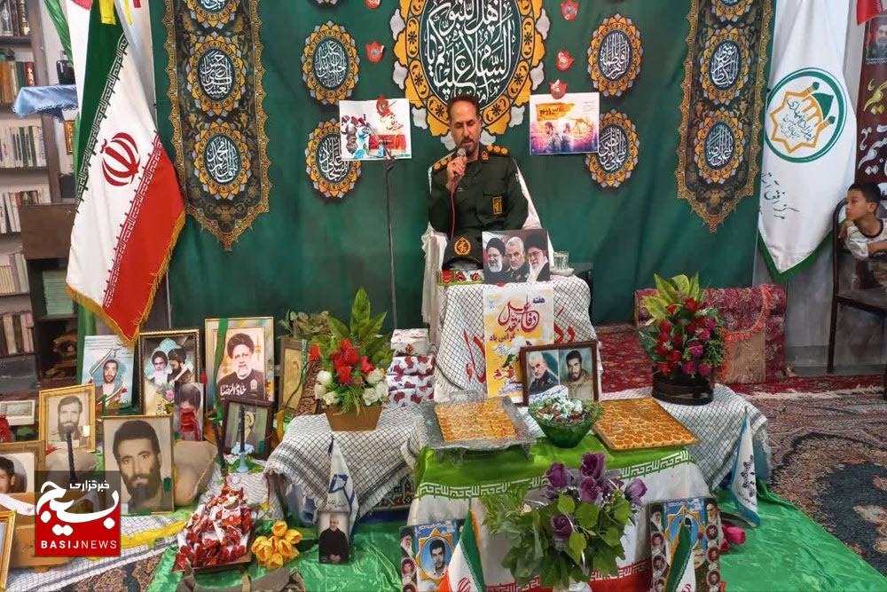 شهدا ستارگان راهنمای امت اسلامی هستند