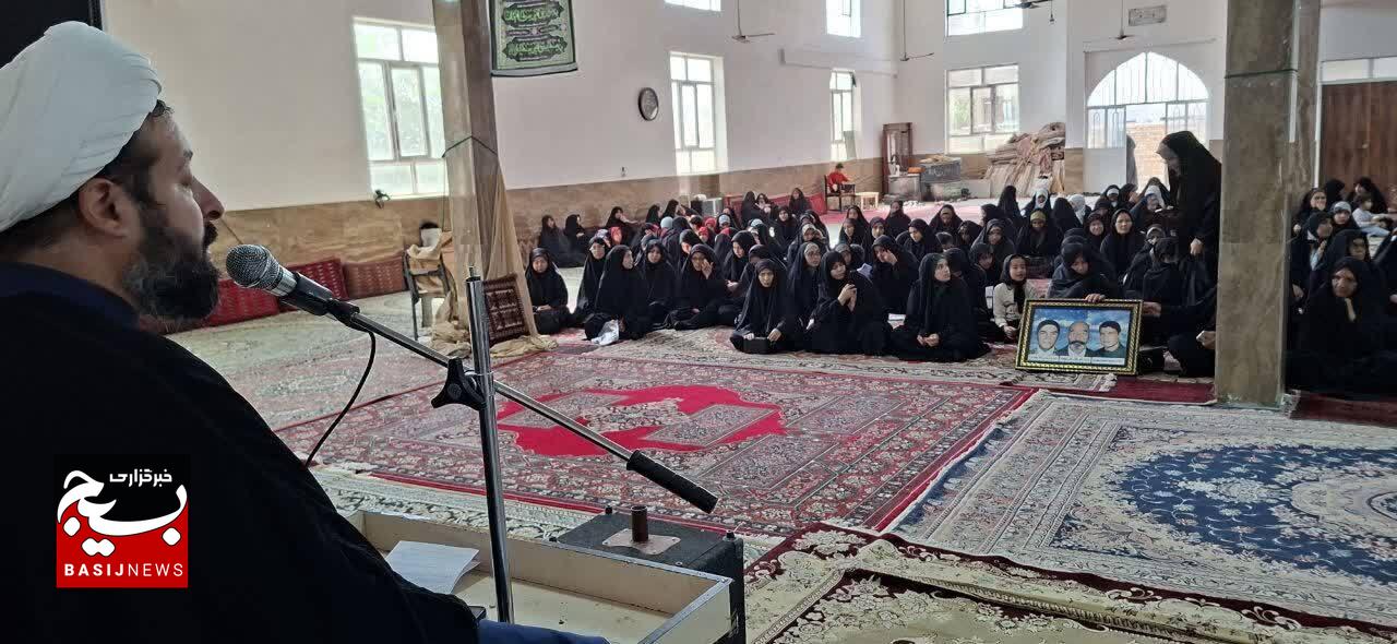 امام‌جمعه تربت‌جام: خانواده‌ شهدا الگوی جامعه در جنگ فرهنگی و رسانه‌ای هستند