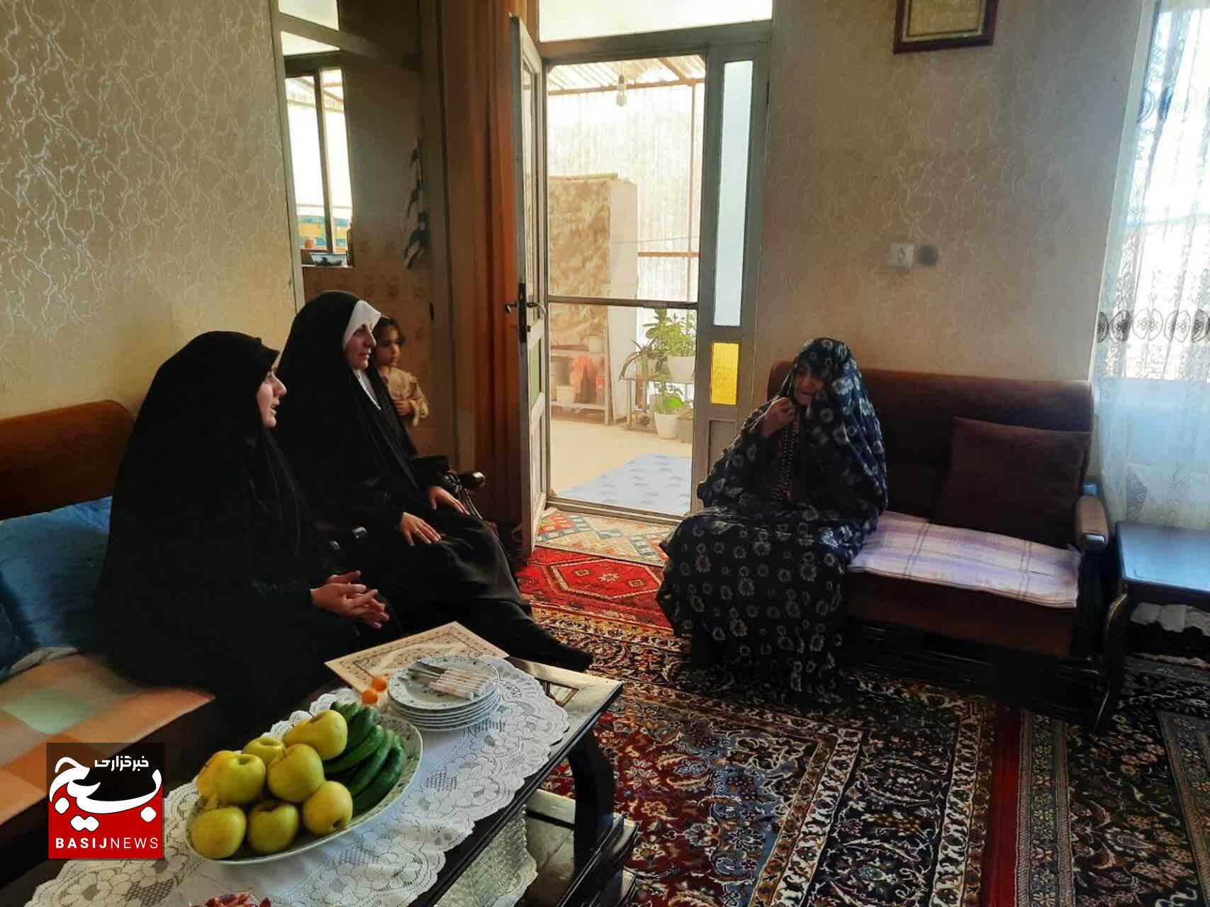 دیدار صمیمی بسیجیان حوزه بسیج خواهران نرجس خاتون (س) با یادگاران روستای شترک دیدار صمیمی بسیجیان حوزه بسیج خواهران نرجس خاتون (س) با یادگاران روستای شترک