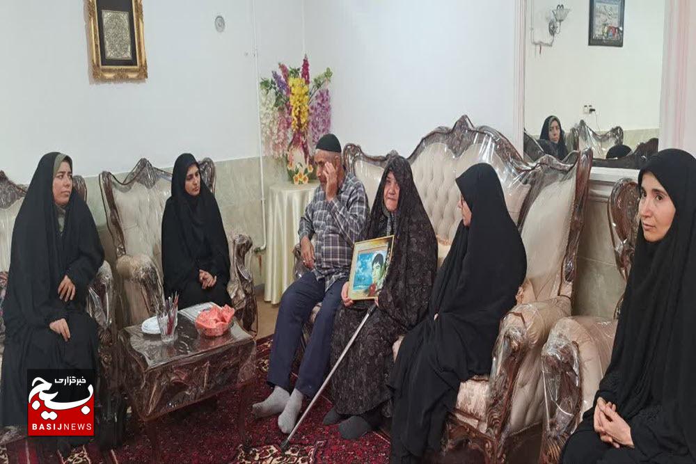 دیدار و دلجویی از پدران و مادران شهدای شهر صالح‌آباد و روستاهای تابعه