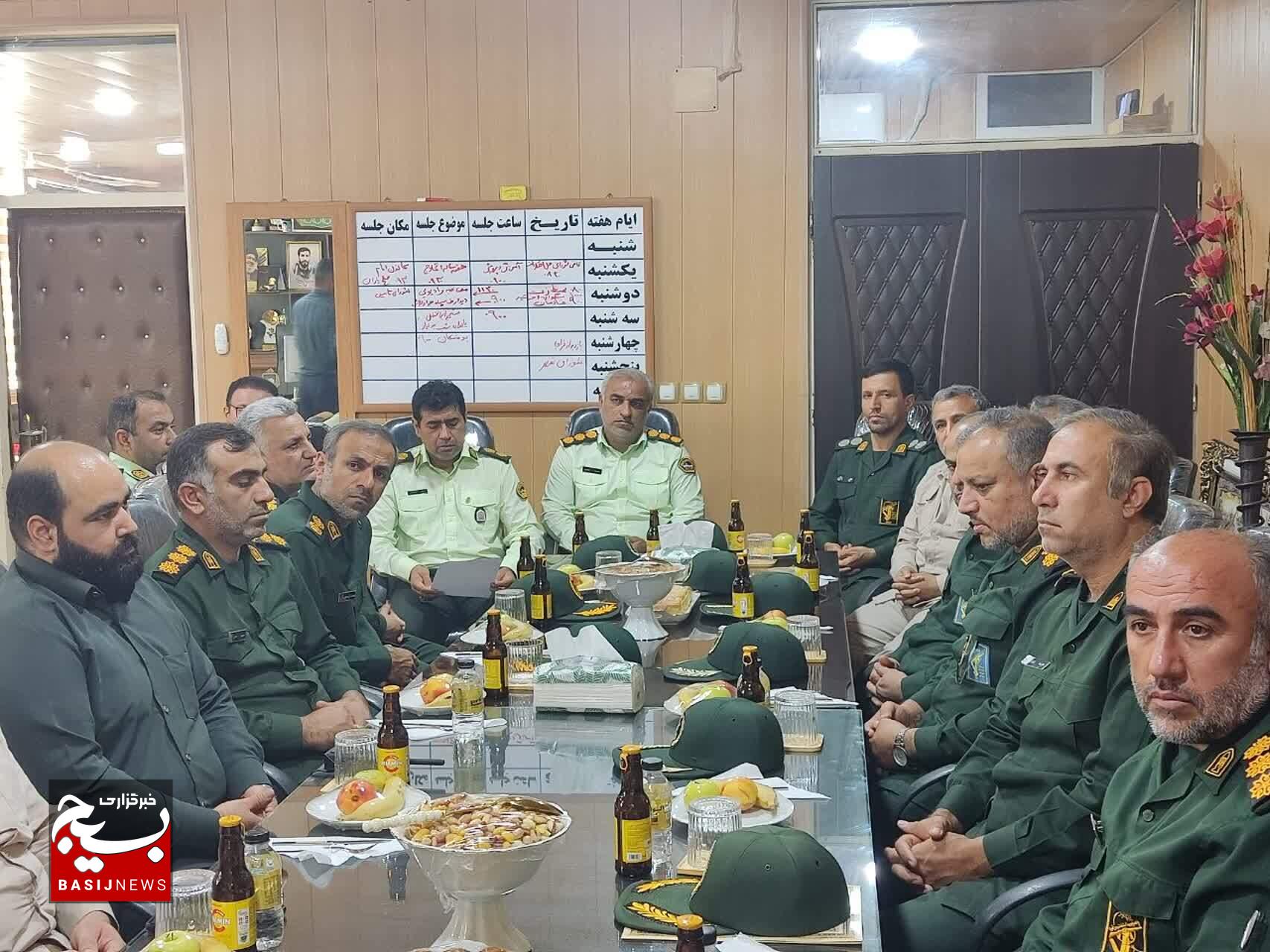 دیدار فرمانده و پرسنل سپاه ناحیه دشتستان با مجموعه فرماندهی نیروی انتظامی شهرستان