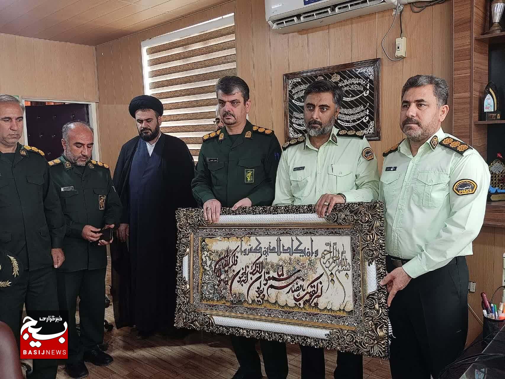 دیدار فرمانده و پرسنل سپاه ناحیه دشتستان با مجموعه فرماندهی نیروی انتظامی شهرستان