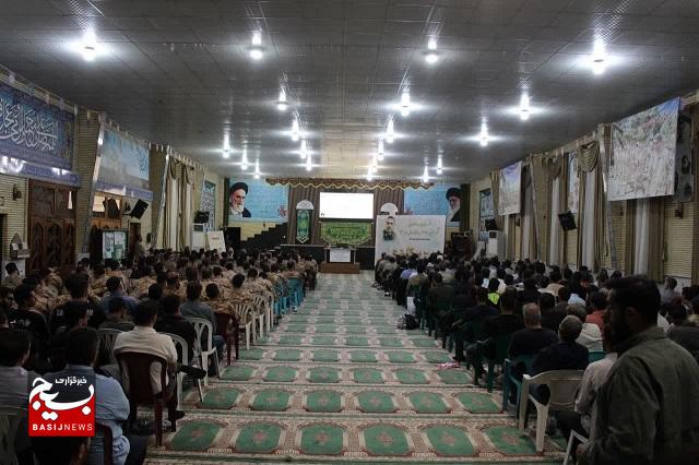 نشست جامعه اطلاعاتی لشکر ۲۷ محمد رسول‌الله (ص) با حضور فرمانده نیروی زمینی سپاه برگزار شد