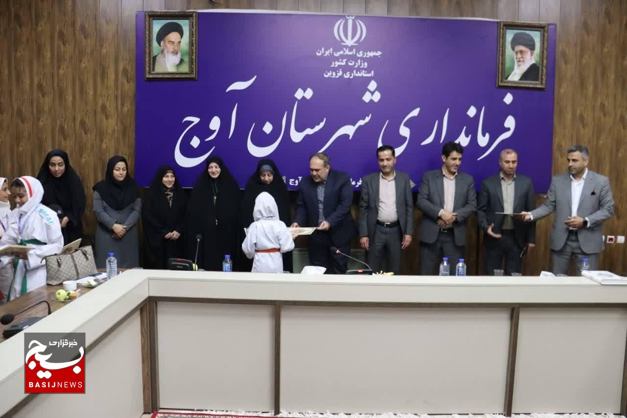 بانوان، ستونهای توسعه کشور هستند بانوان، ستونهای توسعه کشور هستند